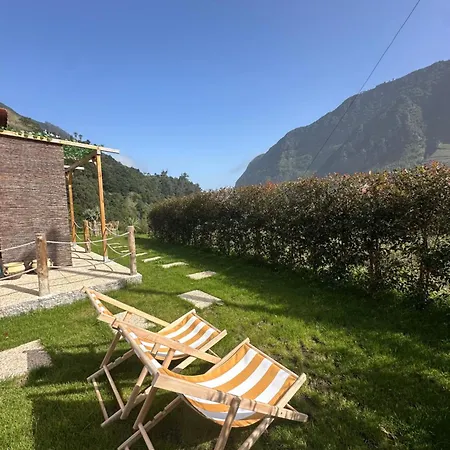 The Valley House Ii *