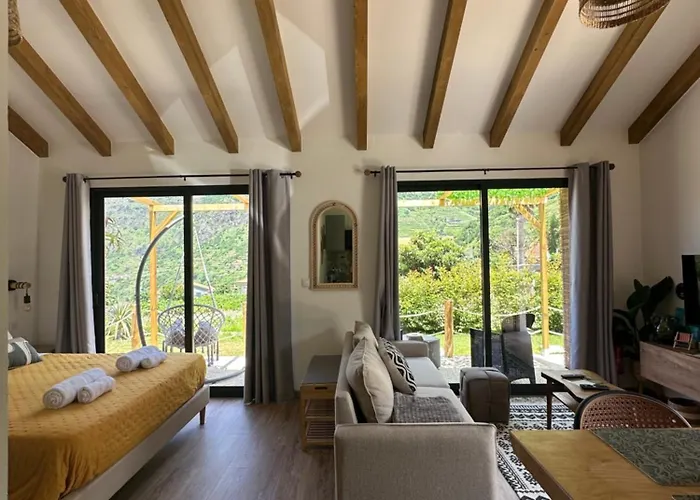 The Valley House Ii *